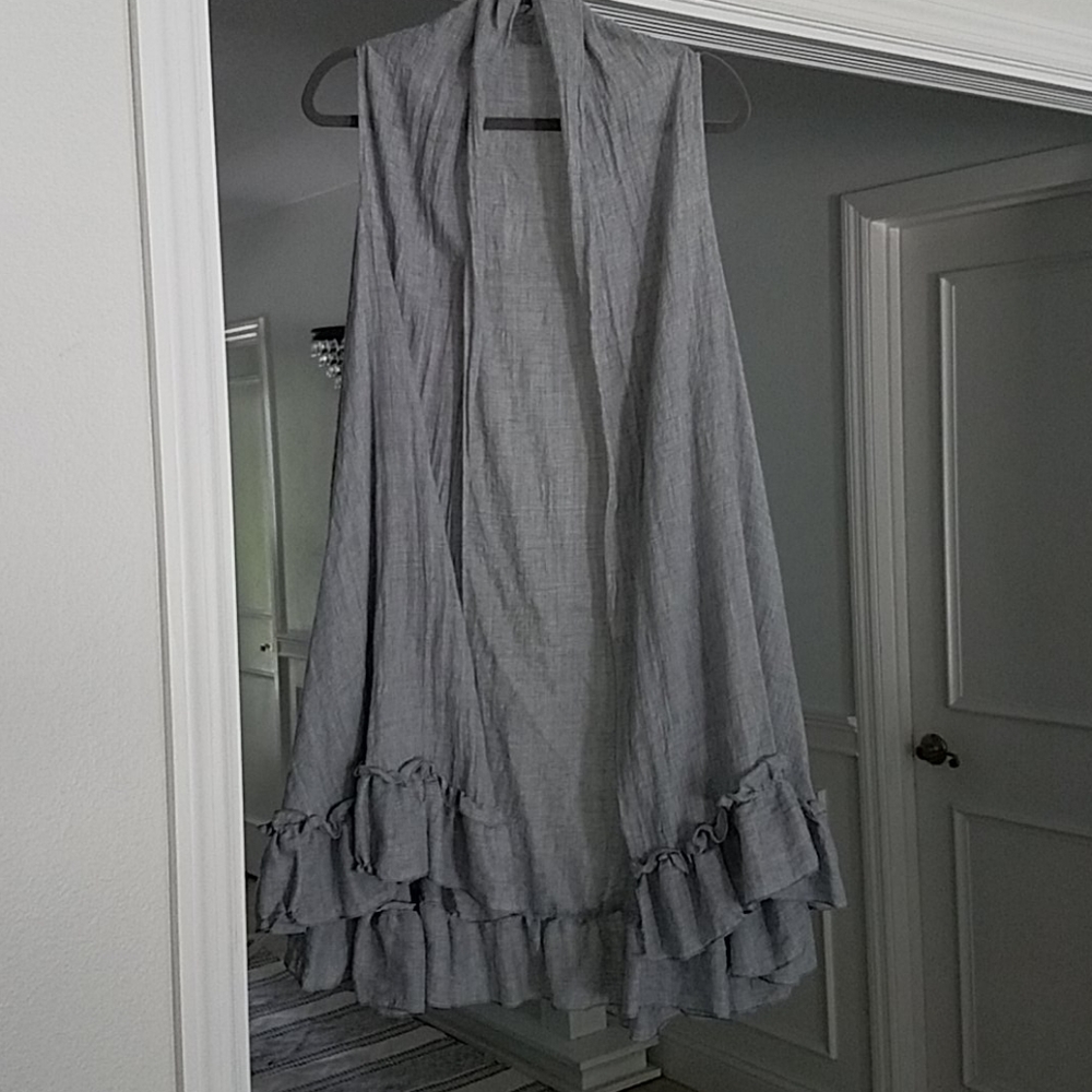 Gray/blue high low vest